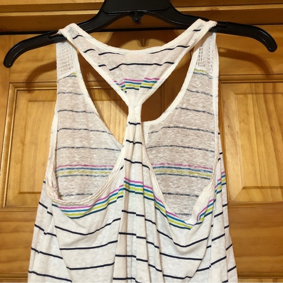 White striped tank top with buttons - Picture 7 of 7
